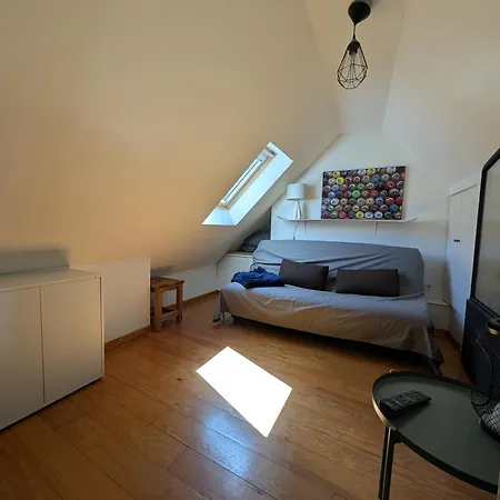 L'ouston Paisible Et Confortable