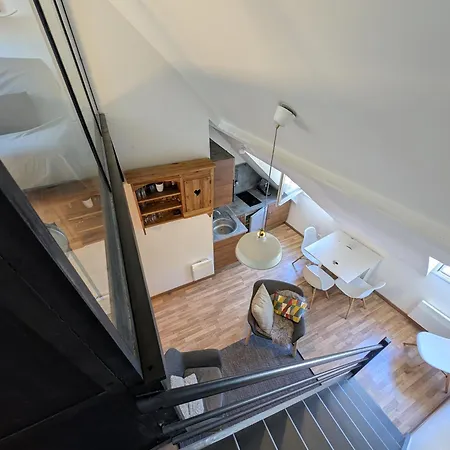 L'ouston Paisible Et Confortable